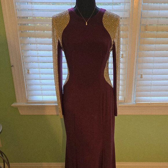 XSCAPE Burgundy Beaded Long Gown – Size 8P (Petite) - Picture 1 of 6